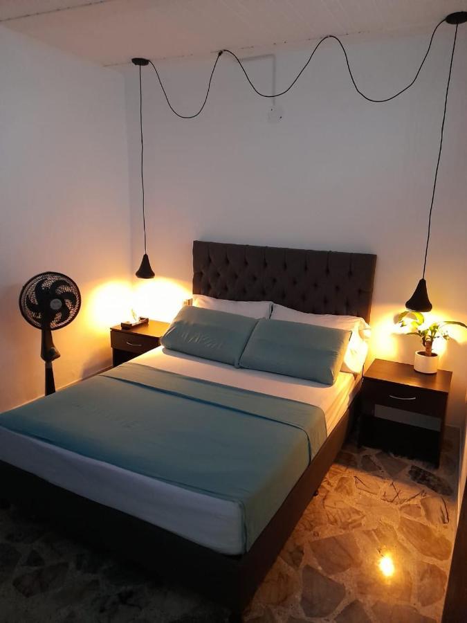 Vip Apartasuites Rosales Medellín Exterior foto