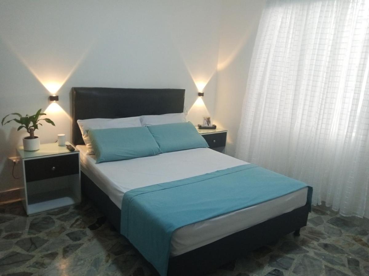Vip Apartasuites Rosales Medellín Exterior foto