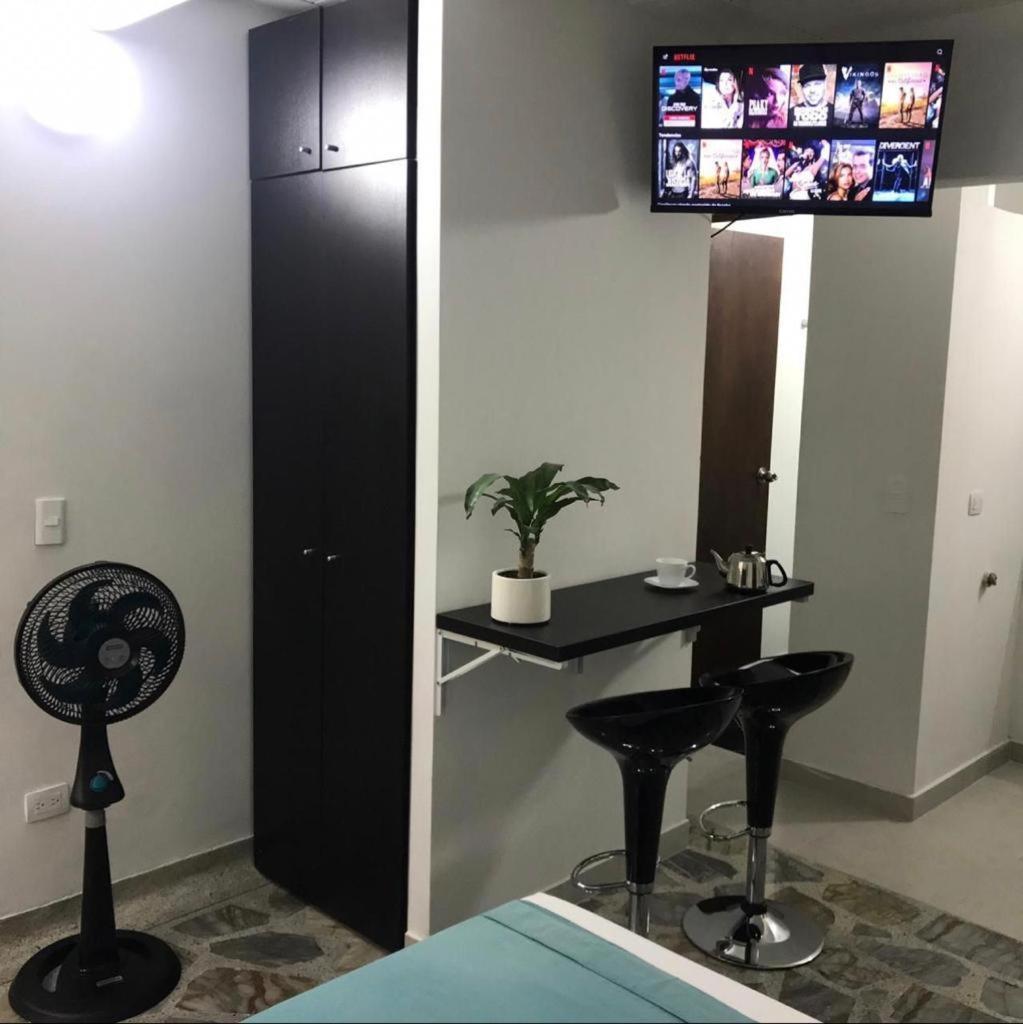 Vip Apartasuites Rosales Medellín Exterior foto